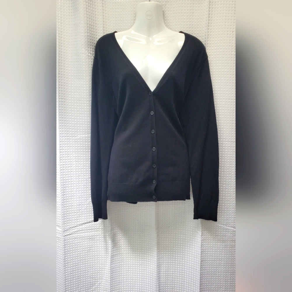 A. Jesdani black cartigan size 1X